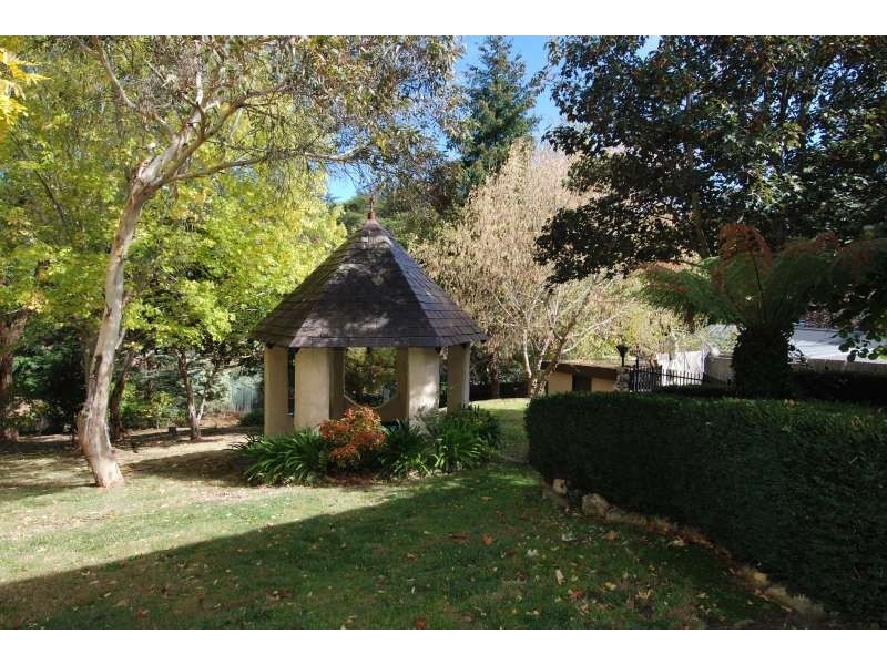 8 Madeline Road, Stirling SA 5152