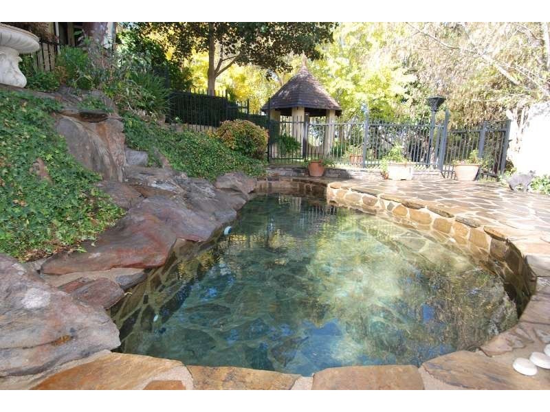 8 Madeline Road, Stirling SA 5152