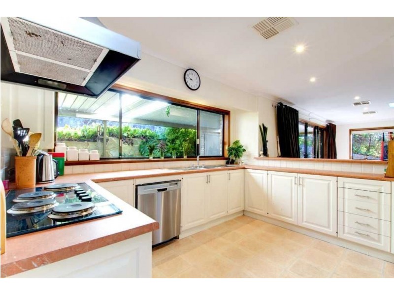 6 Katherine Grove, Crafers SA 5152