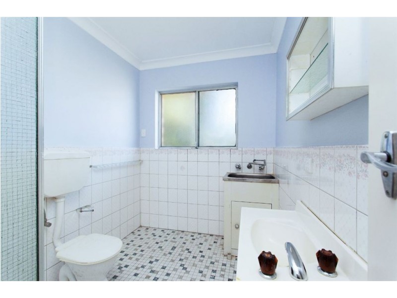 2/4 Strathmont Avenue, Gilles Plains SA 5086