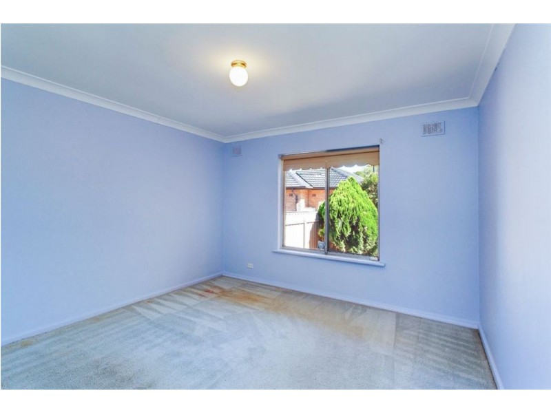 2/4 Strathmont Avenue, Gilles Plains SA 5086