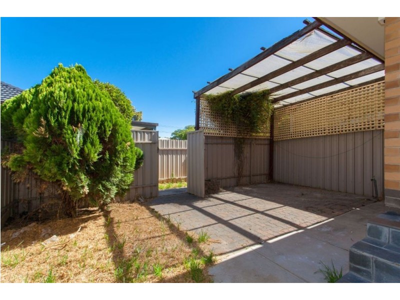 2/4 Strathmont Avenue, Gilles Plains SA 5086
