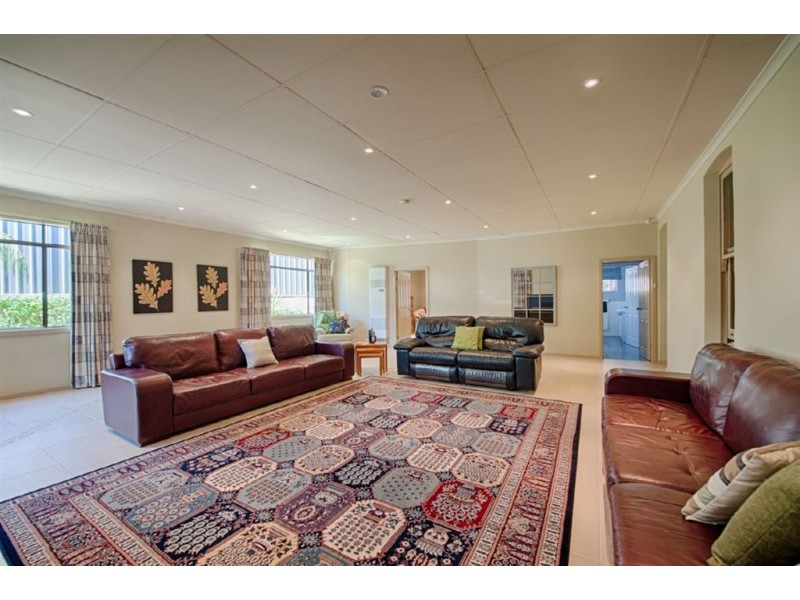 60-62 Wynn Vale Drive, Gulfview Heights SA 5096