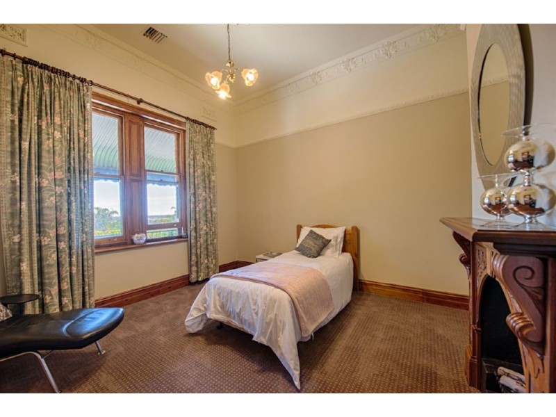 60-62 Wynn Vale Drive, Gulfview Heights SA 5096