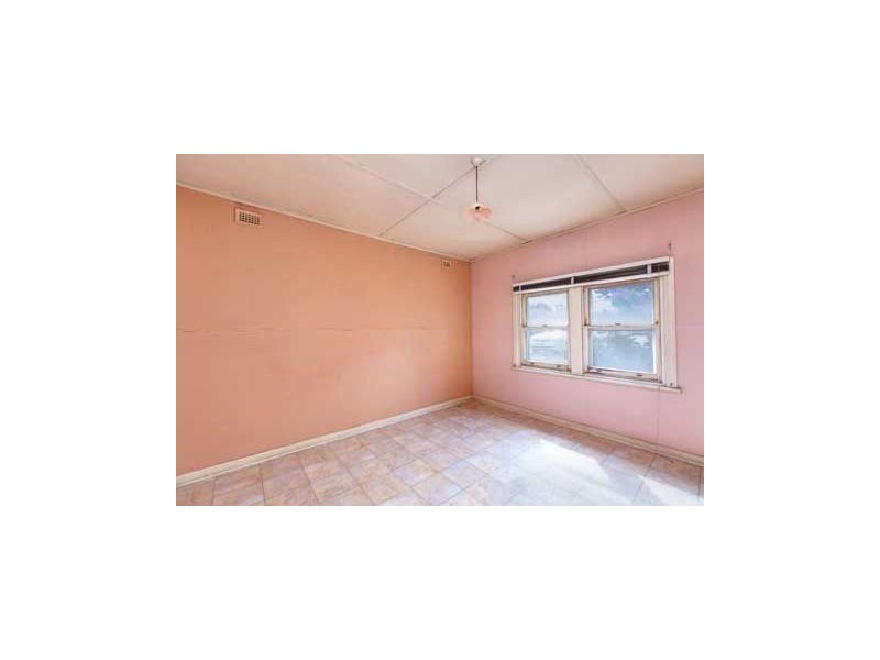 8 Walker Street, Birkenhead SA 5015