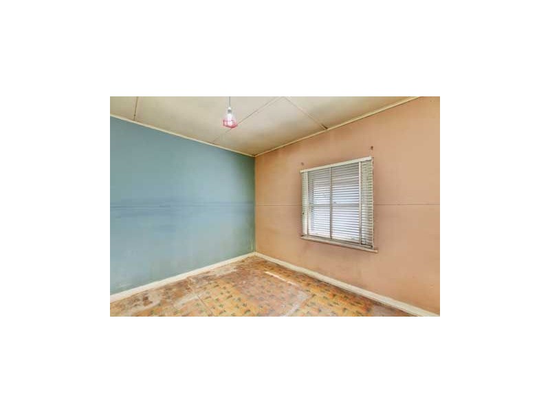 8 Walker Street, Birkenhead SA 5015