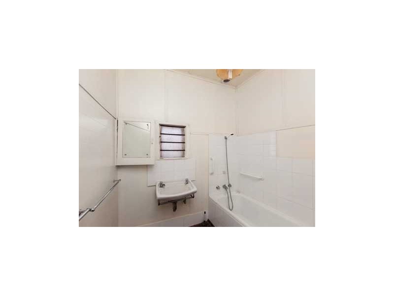 8 Walker Street, Birkenhead SA 5015