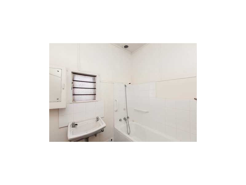 8 Walker Street, Birkenhead SA 5015