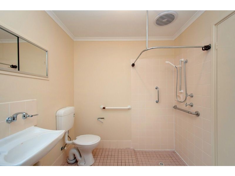 17 Mitchell Street East, Seaton SA 5023