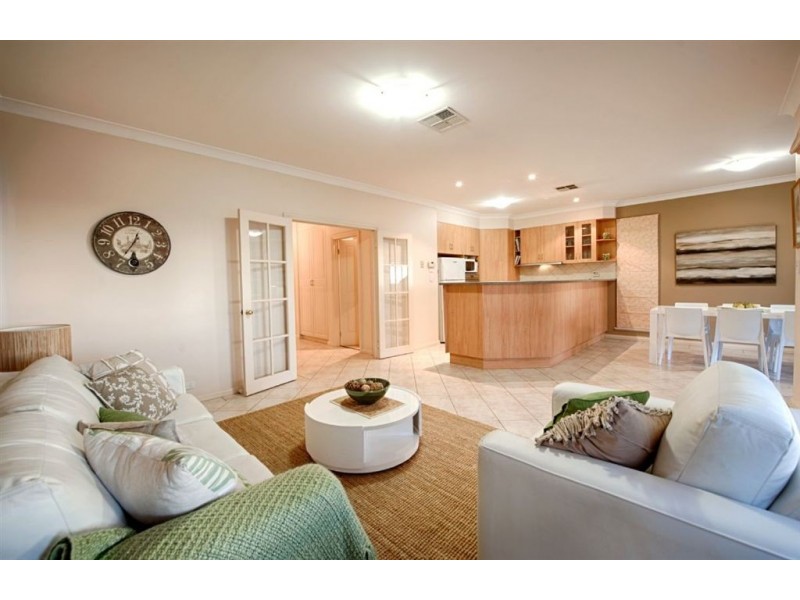 4 McLaren Court, Torrens Park SA 5062