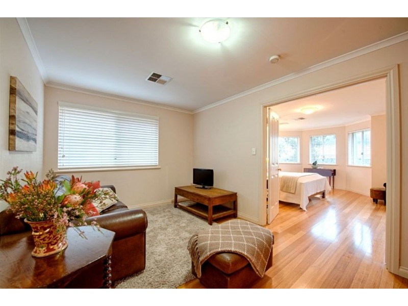 4 McLaren Court, Torrens Park SA 5062