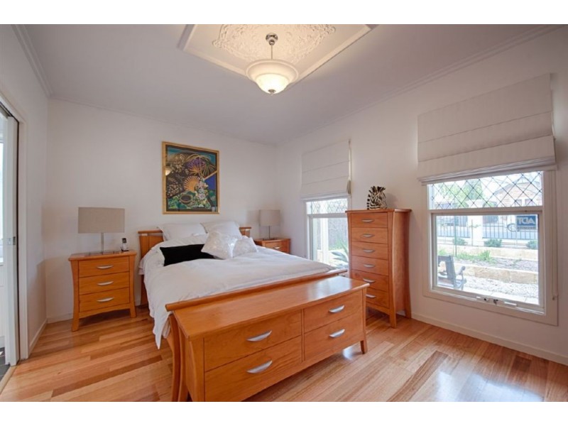 24B Seventh Avenue, St Peters SA 5069