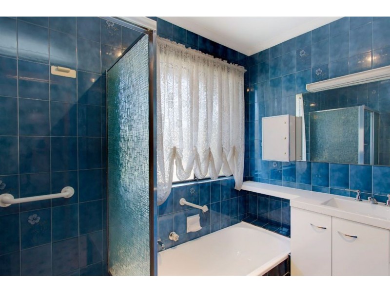 2/4 Anglers Court, West Lakes Shore SA 5020
