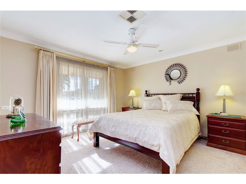 14 Saratoga Dve, Novar Gardens SA 5040