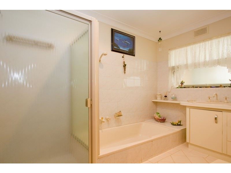 14 Saratoga Dve, Novar Gardens SA 5040