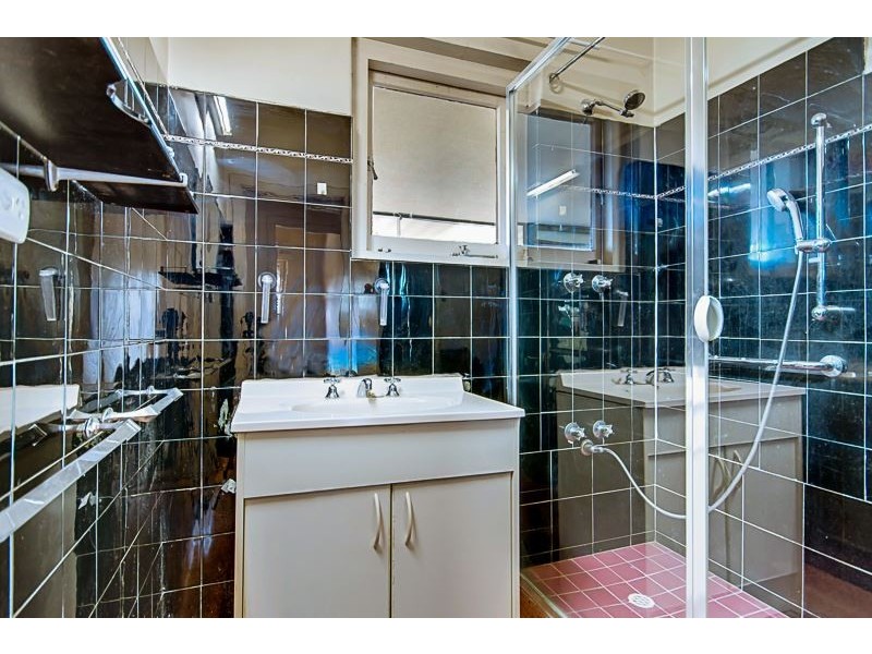 173 Victoria Road, Largs Bay SA 5016