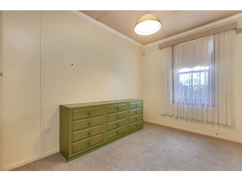 16 Montrose Avenue, Clearview SA 5085