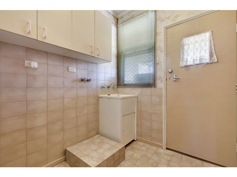 16 Montrose Avenue, Clearview SA 5085