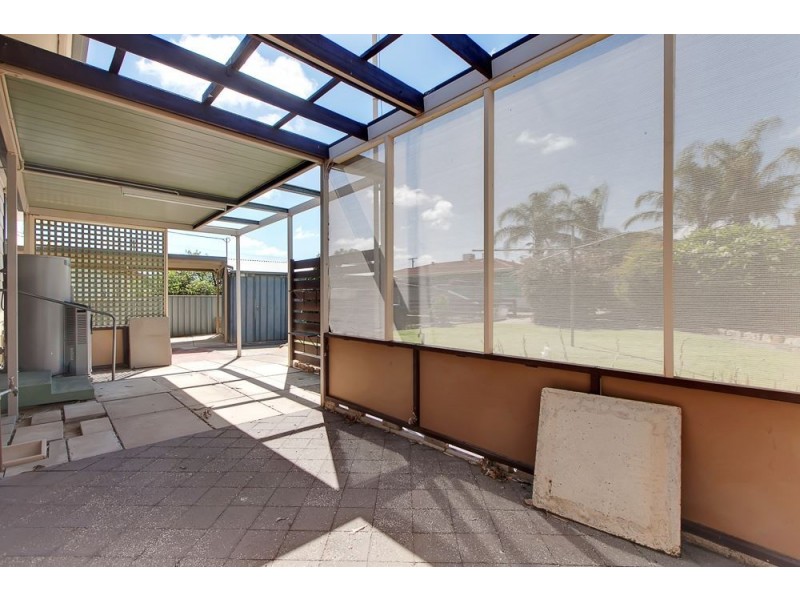 16 Montrose Avenue, Clearview SA 5085