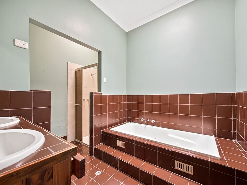 26 Fort Avenue, Kensington Gardens SA 5068