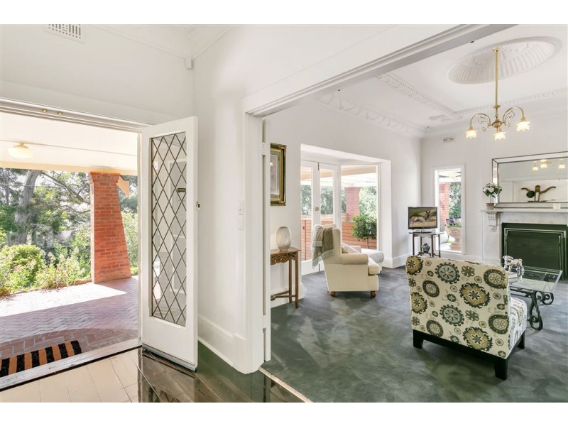 4 Whitington Avenue, Glen Osmond SA 5064