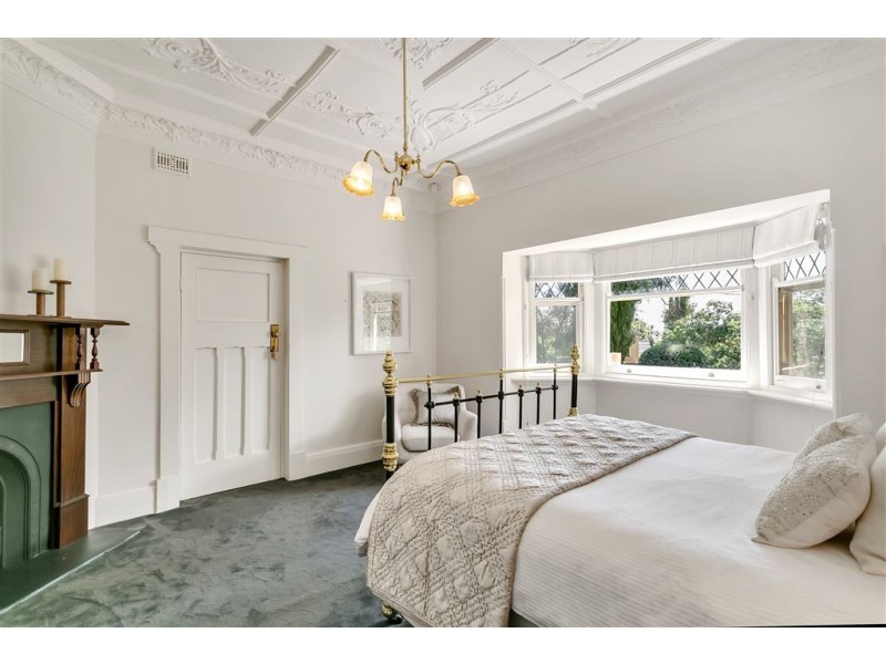 4 Whitington Avenue, Glen Osmond SA 5064