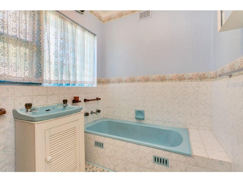 19 Sunset Crescent, Grange SA 5022