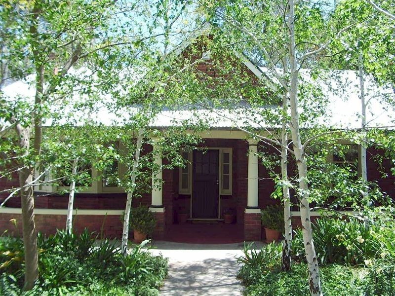 4 Lochwinnoch Road, Torrens Park SA 5062