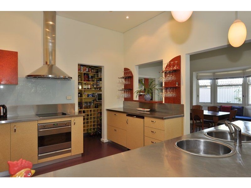 4 Lochwinnoch Road, Torrens Park SA 5062