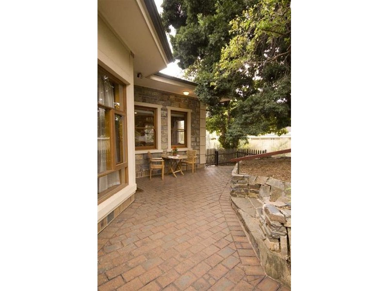 8 Fernleigh Avenue, Beaumont SA 5066