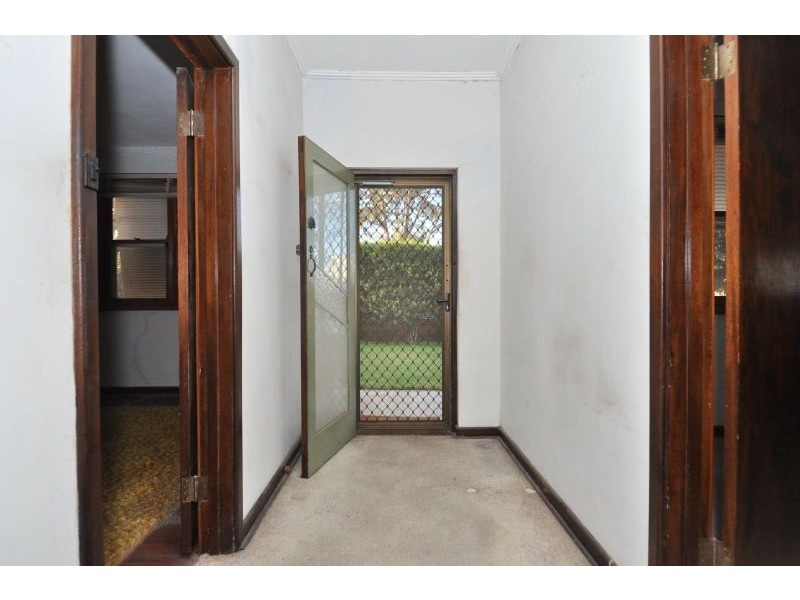 15 Ascot Ave, Vale Park SA 5081