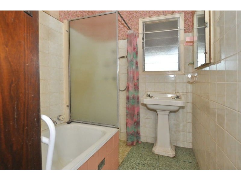 15 Ascot Ave, Vale Park SA 5081