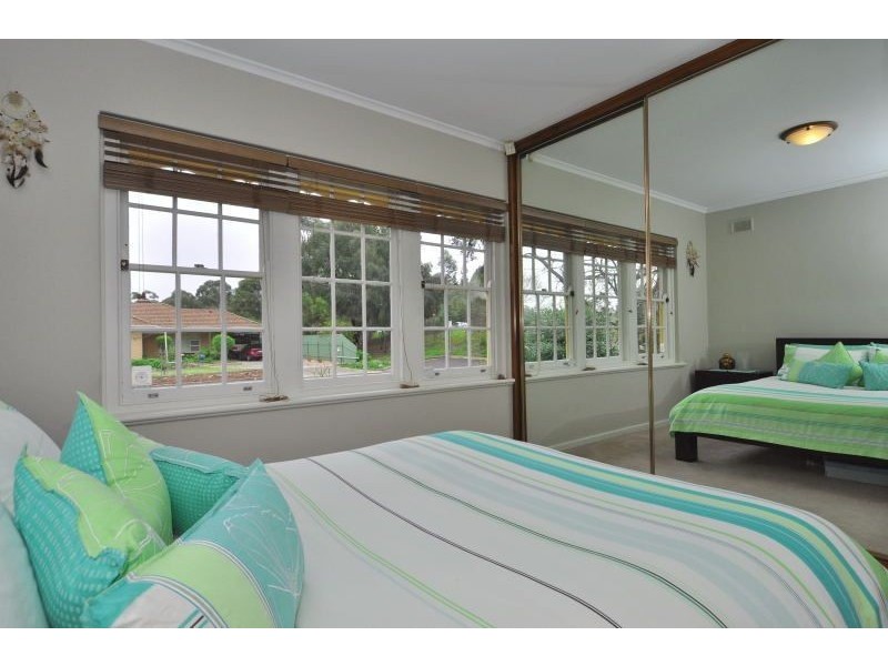 18 Woodmere Avenue, Paradise SA 5075