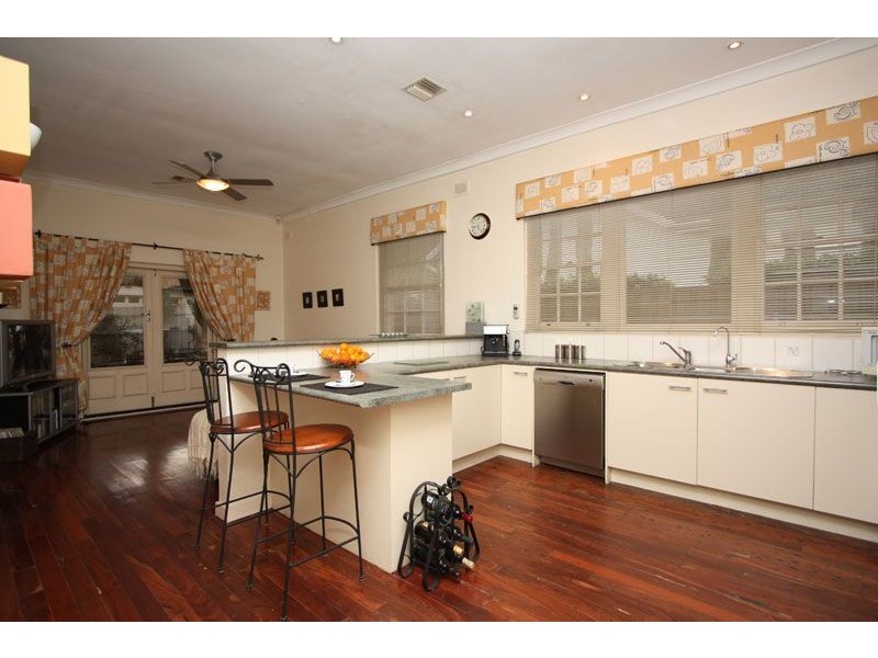 2 Penarth Avenue, Beaumont SA 5066