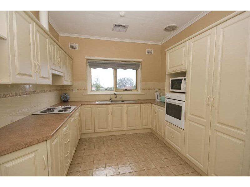 8 Burton Avenue, Beaumont SA 5066