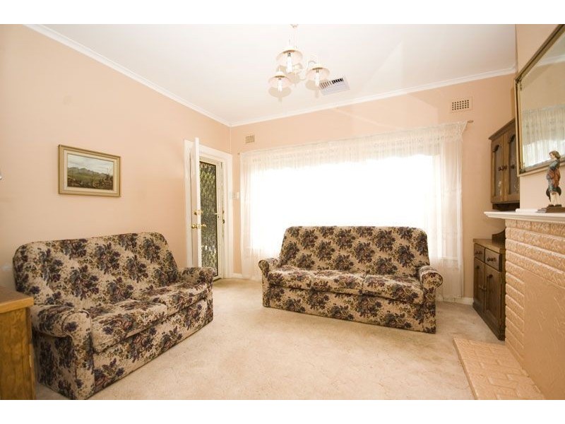 8 Burton Avenue, Beaumont SA 5066