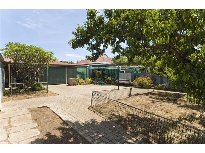 11 Hurtle Street, Croydon SA 5008