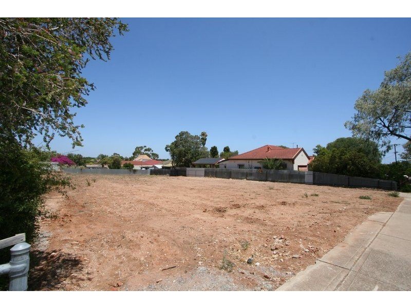1 St Clements Street, Blair Athol SA 5084