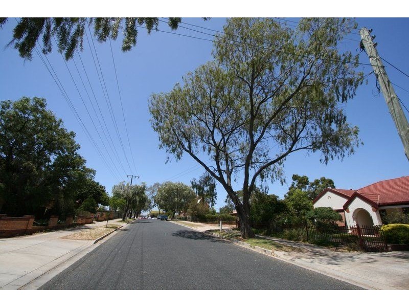 1 St Clements Street, Blair Athol SA 5084