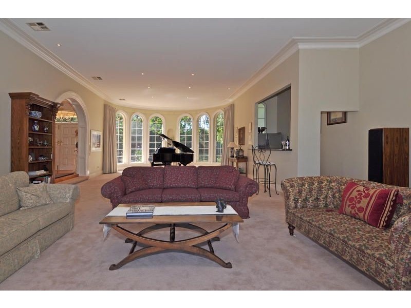 15 Adamson Avenue, Belair SA 5052