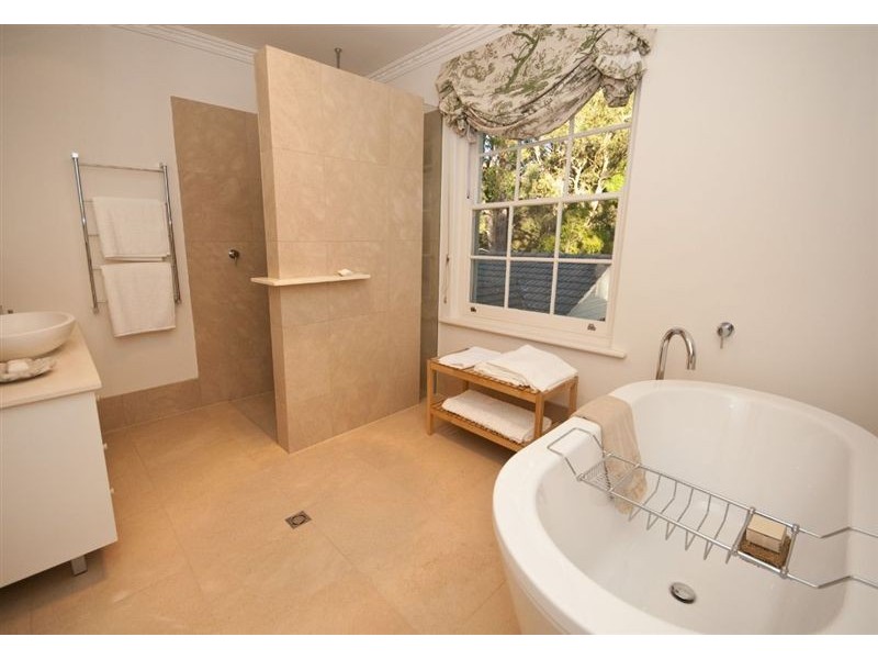 15 Glen Street, Crafers West SA 5152