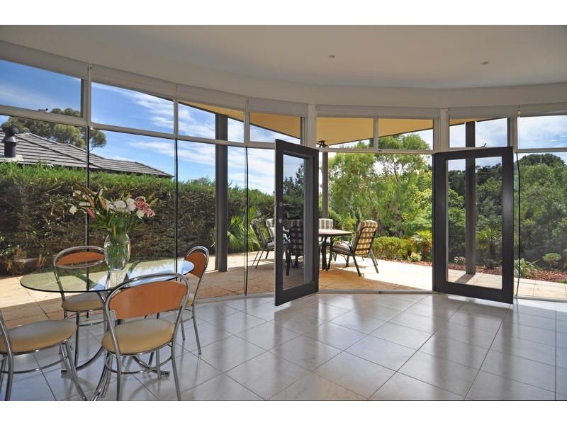 14b St Albans Drive, Burnside SA 5066