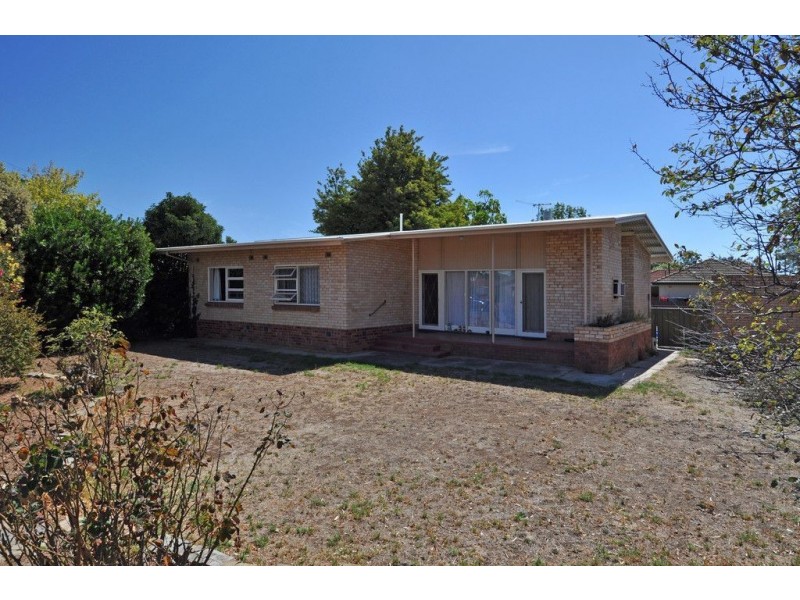 284 Oaklands Road, Park Holme SA 5043