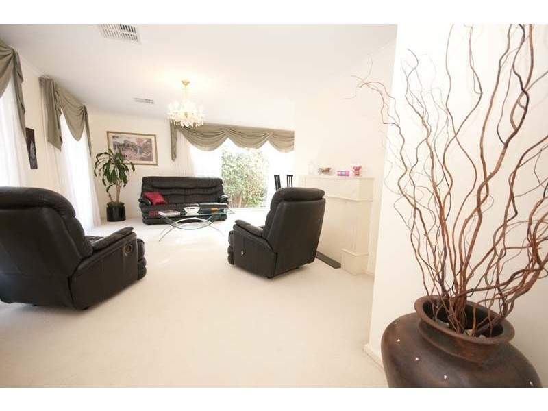 10 John Cleland Drive, Beaumont SA 5066