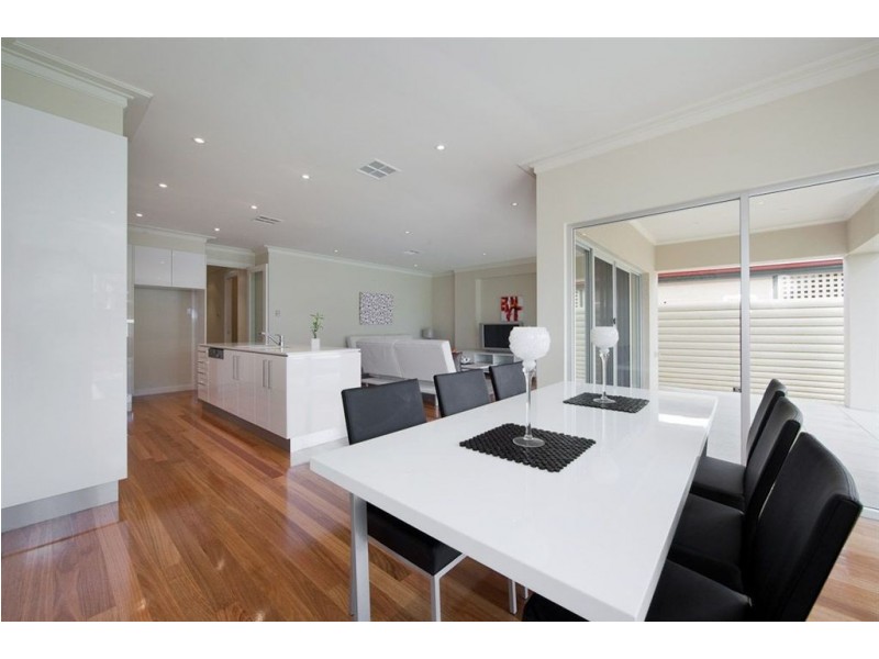 55 McDonald Grove, West Lakes SA 5021