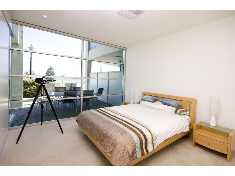 3/1 North Esplanade, Glenelg North SA 5045