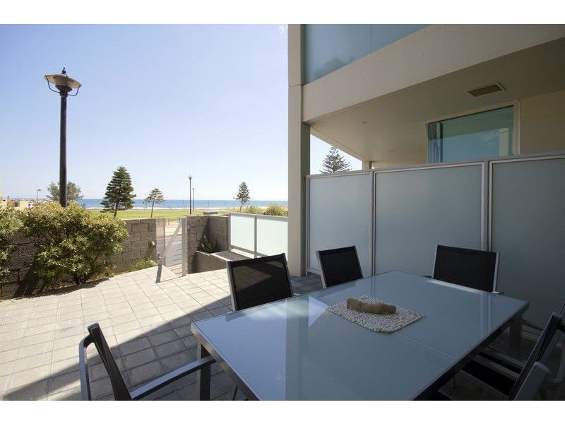 3/1 North Esplanade, Glenelg North SA 5045