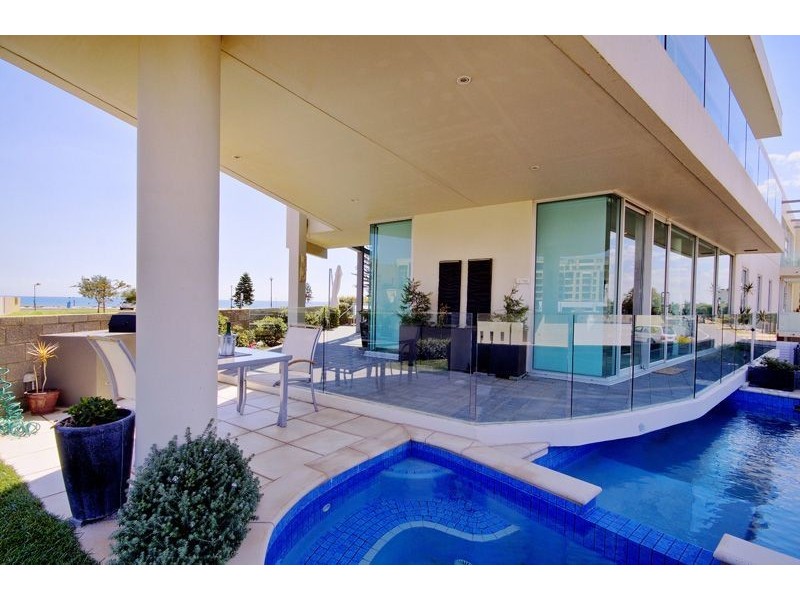 4/1 North Esplanade, Glenelg North SA 5045