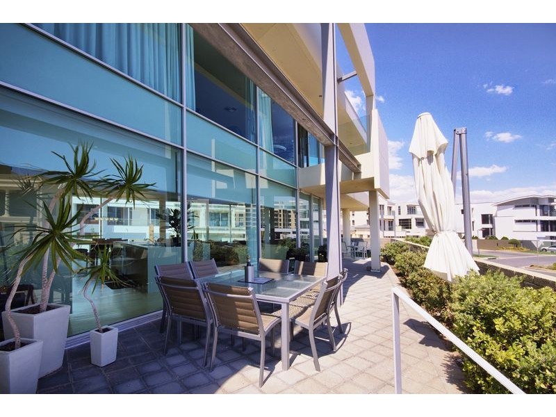 4/1 North Esplanade, Glenelg North SA 5045