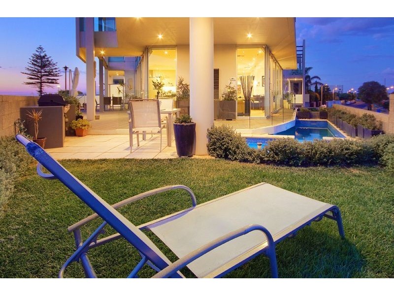 4/1 North Esplanade, Glenelg North SA 5045